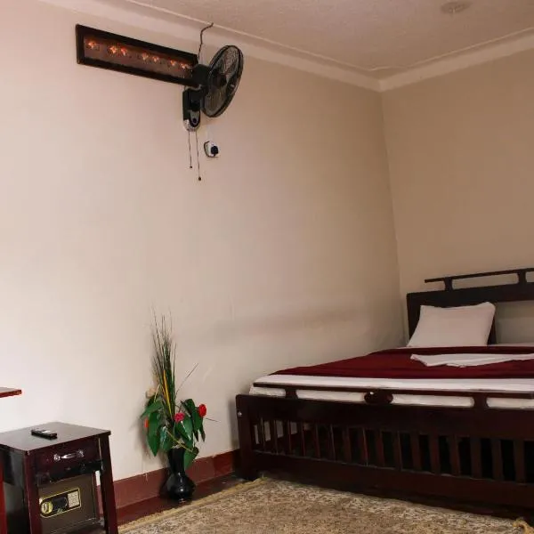 Dreamland Anex Hotel branch - Airport road, hotel em Arua