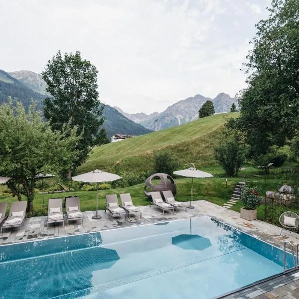 Das Naturhotel Chesa Valisa، فندق في هيرشيغ