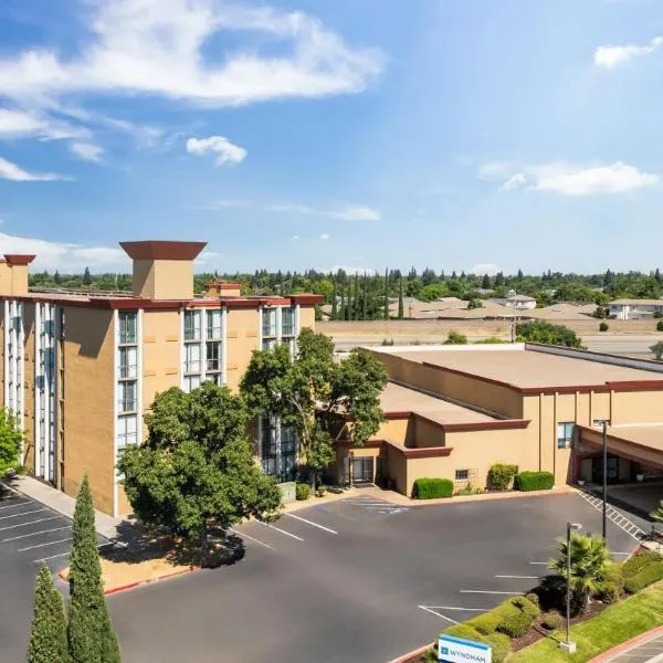 Wyndham Sacramento, готель у місті Walerga