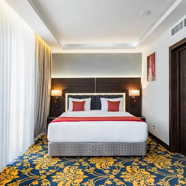 Ramada Hotel & Suites by Wyndham Yerevan, hotel en Ereván
