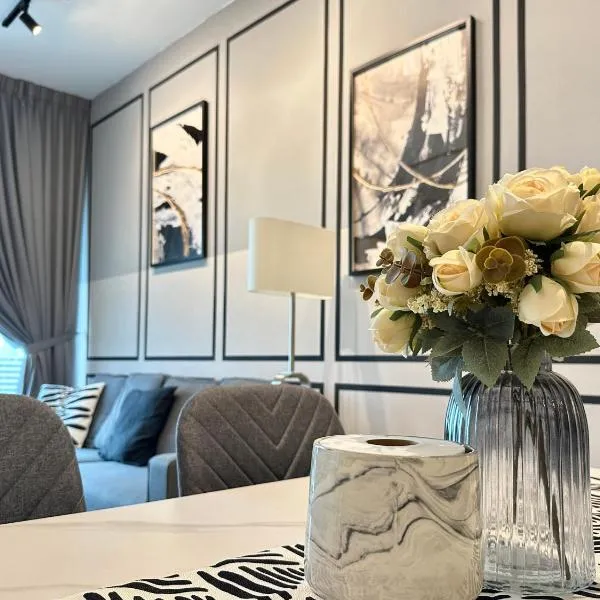 Mid Valley Southkey JB, 3BR, WIFI, 7 mins to CIQ , 8-9 pax, hotel em Johor Bahru