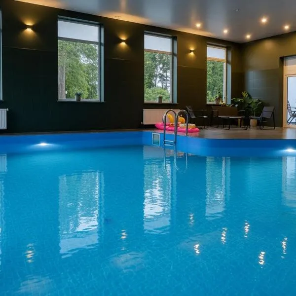 Lapsiņmuiža Pool House - Pool, Sauna & Hot-tub included, ξενοδοχείο σε Dzedri