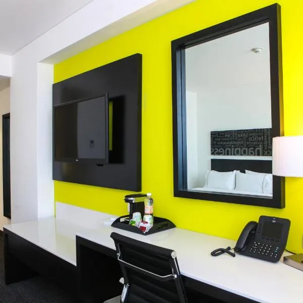 Holiday Inn Express & Suites Puebla Angelopolis by IHG, khách sạn ở Puebla