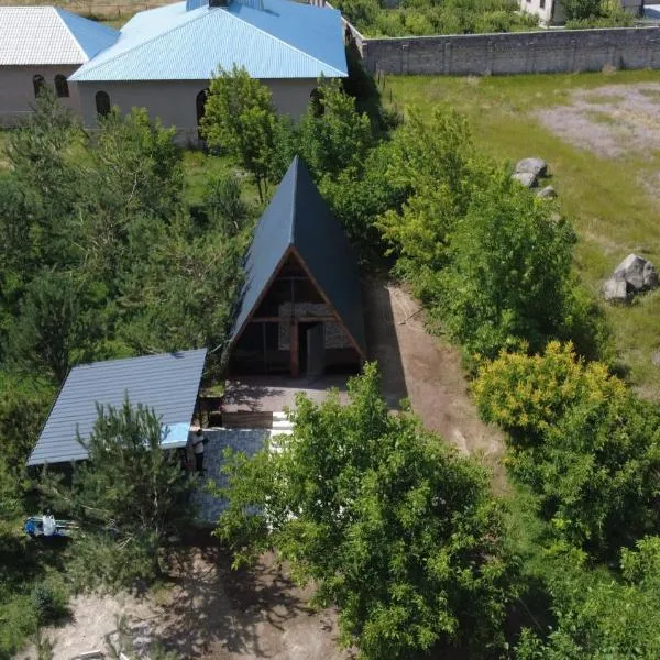 Family Guest House, hotell i Kʼarashamb