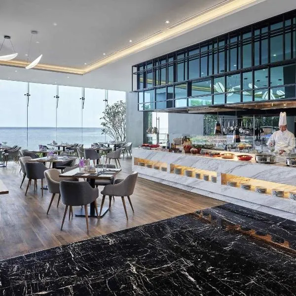 Novotel Marina Sriracha, хотел в Си Рача