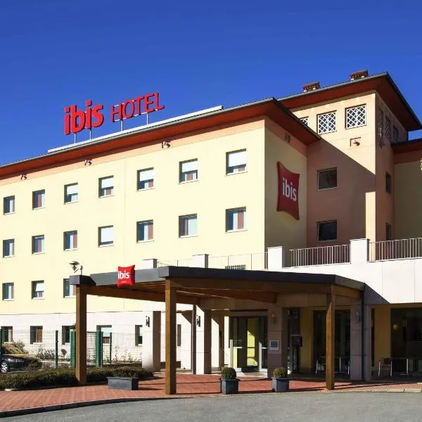 Ibis Como, hotel Grandatéban