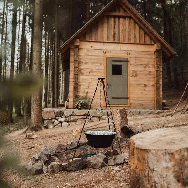 Glamping Olivia v lese, hotel v mestu Radíč