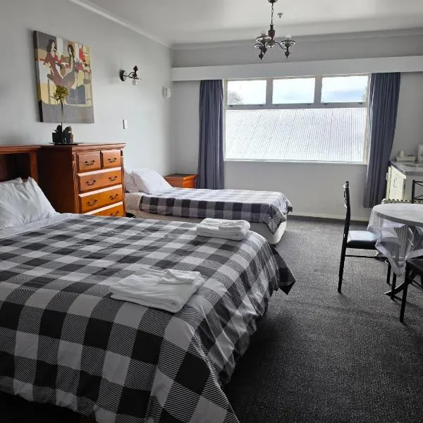 Hotel Motueka - Some weekends may have loud Live Music playing, хотел в Мотуека