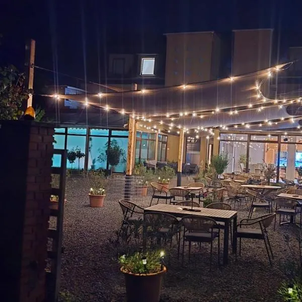 Viktória Wellness Hotel, hotel en Nagyatád