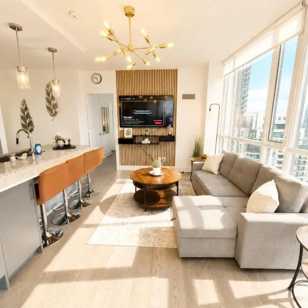 Viesnīca Sky-High 2BR/2BA Condo | Best City Views+Parking pilsētā Misisoga