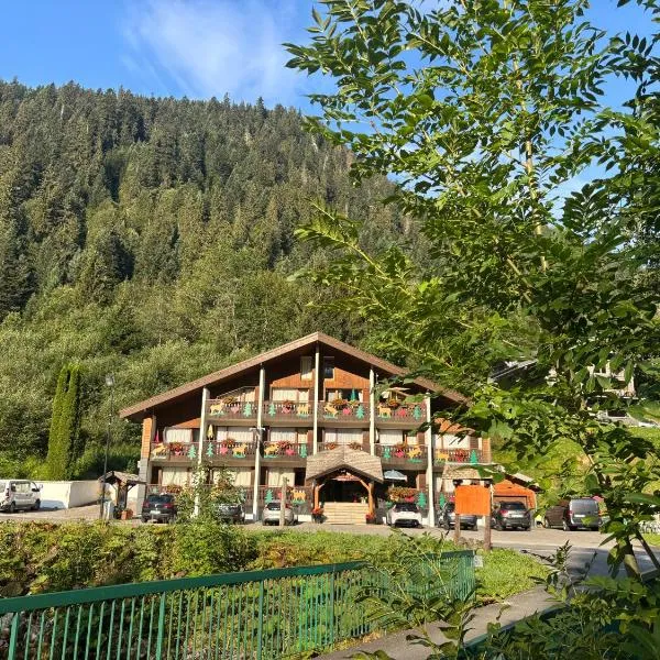 Au Bois de Lune, hotel v destinaci Châtel