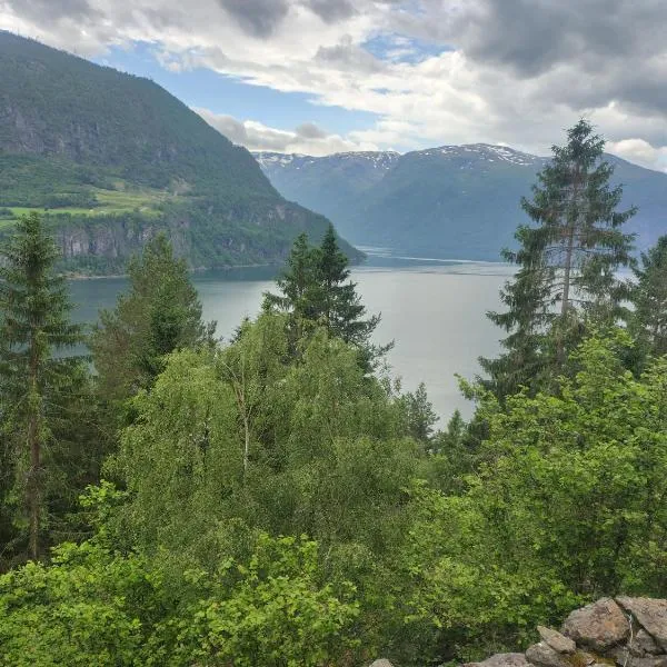 U Maxa , całe mieszkanie na wyłączność, hótel í Sogndal