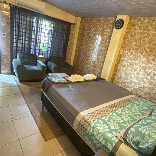 Alojamiento familiar cerca del Aeropuerto - SKYHOME FAMILY - Luque, hotell i Nu Guazu