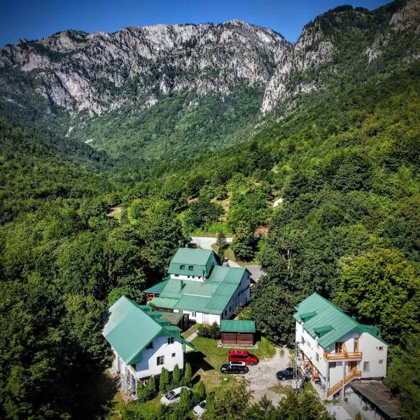 Dobrilovina में, होटल Hotel Ravnjak