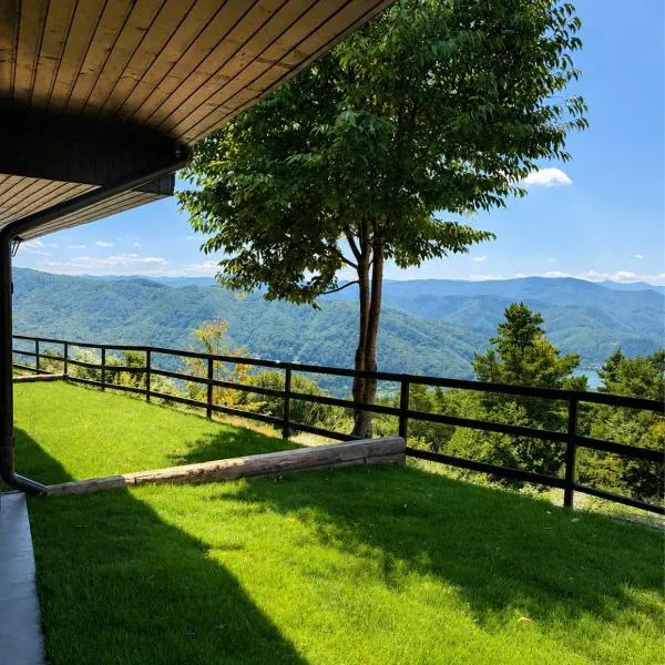 Cozla Panoramic View, hotell i Piatra Neamţ