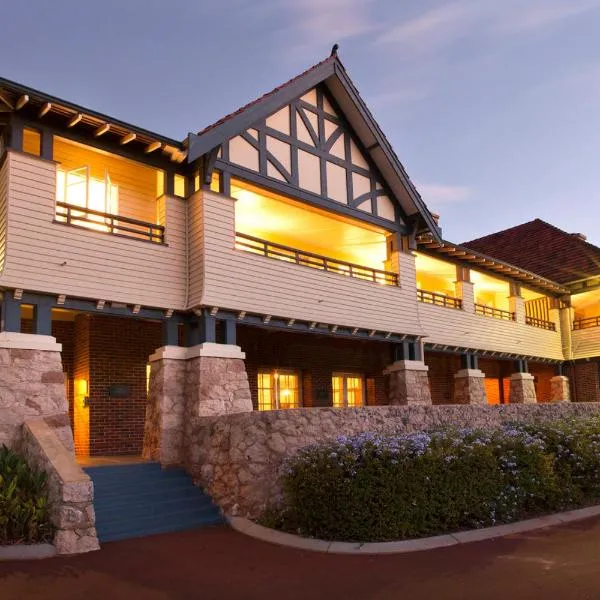 Caves House Hotel – hotel w mieście Yallingup
