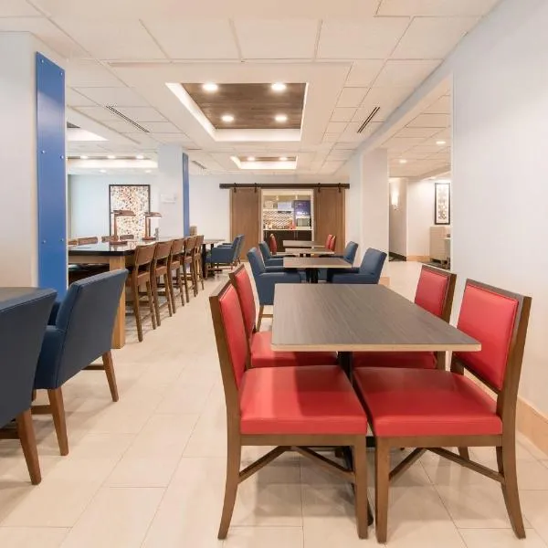 Holiday Inn Express & Suites Columbia-I-26 @ Harbison Blvd by IHG, hotel em Harbison