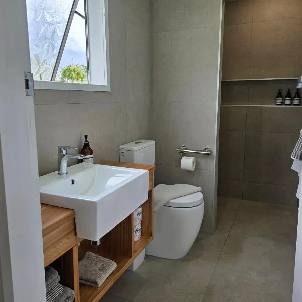 번트파인에 위치한 호텔 Fletcher Christian Apartments - Isabella Suites