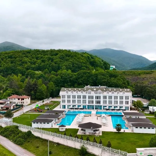 The Green Oasis Otel Spa، فندق في كاديكوي
