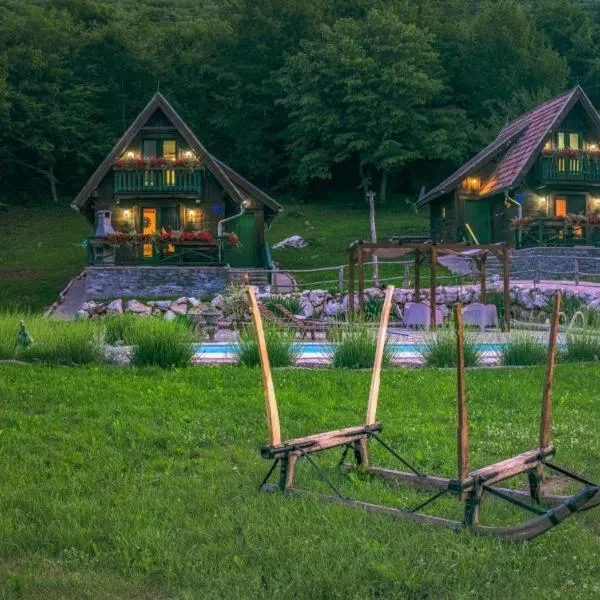 Wood Cabins at Plitvice Paradise II，位于科雷尼察的酒店