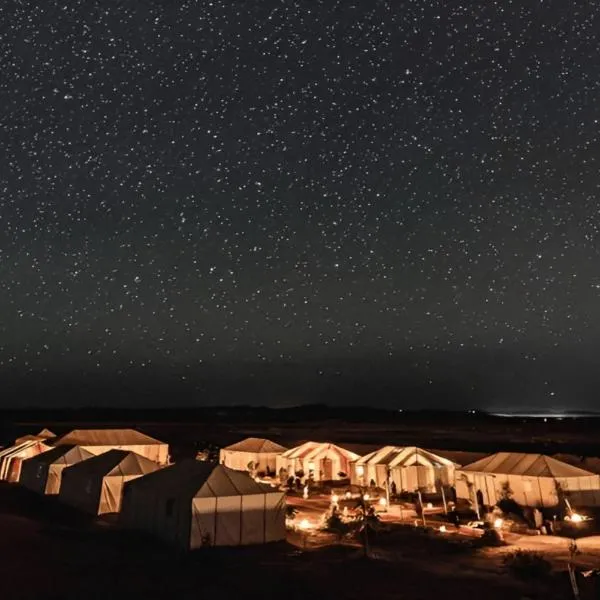 Merzouga Desert Tours Camp, hotel a Merzouga