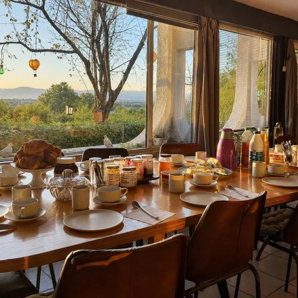 Casa mARTa : Suites, terrasses et vue panoramique – hotel w mieście Tournon-sur-Rhône