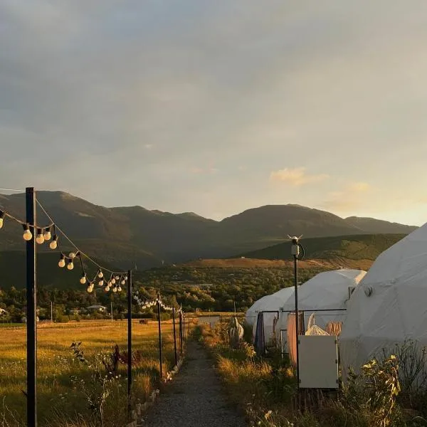 Mindori glamping، فندق في Kvemo-Chocheti