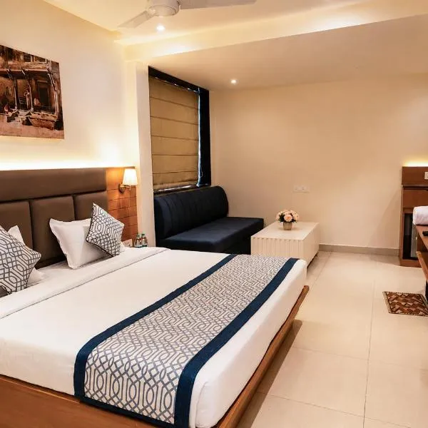 Royal Regal-Rooms & Suites, hotel em Gwalior
