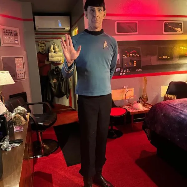 The Star Trek - USS Enterprise Room at the Itty Bitty Inn,位于北本德的酒店