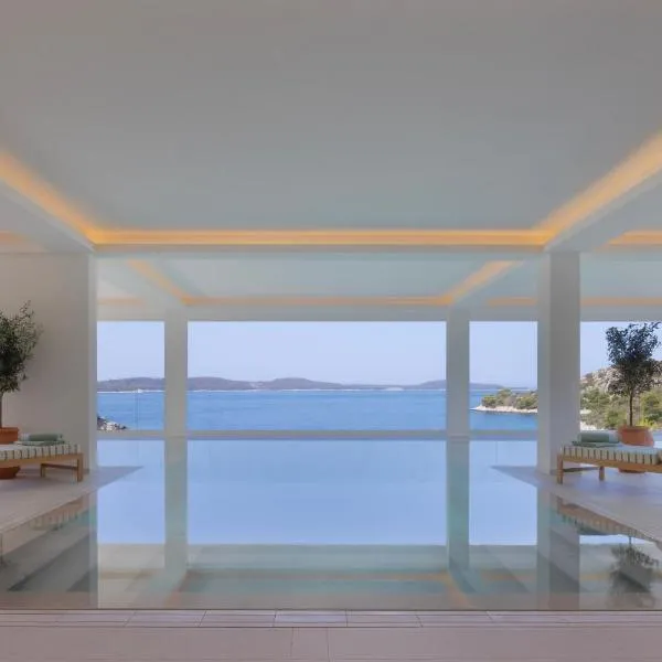 Sirena Resort Hvar - NEW IN 2026، فندق في هفار