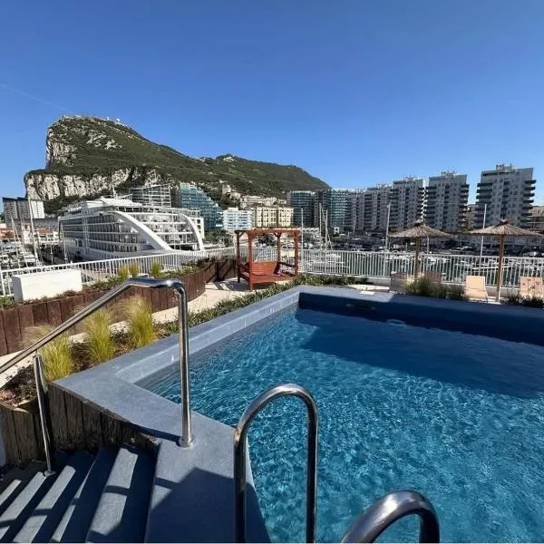 VV - The Marina Nest with Rooftop Pools, hotel a Gibraltar Airport