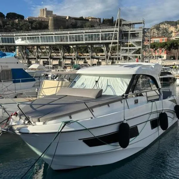 Unique Family Boat Stay in Monaco, hotel in Monte Carlo