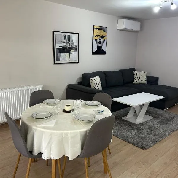 Апартамент Център Сливен 1, hotel en Sliven