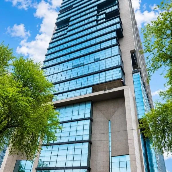 The new Luxury 2bed apartment Mall of Islamabad F 7 city & margalla view, hotel a Islamabad