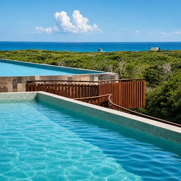 Jungle Guardian - Rooftop Pool & Beach Club, hotell i Tulum