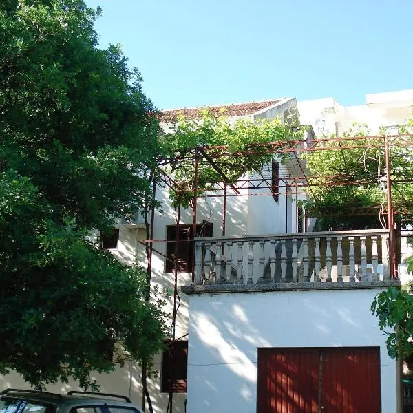 Apartments Aleksic, hotel v destinaci Sutomore