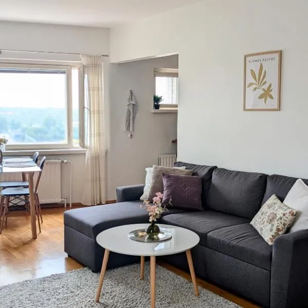 18 - Cozy apartment with view, top 7th floor, hotel em Kemi