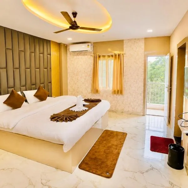Grand Palace hotel with swimming pool, hotel en Ranchi