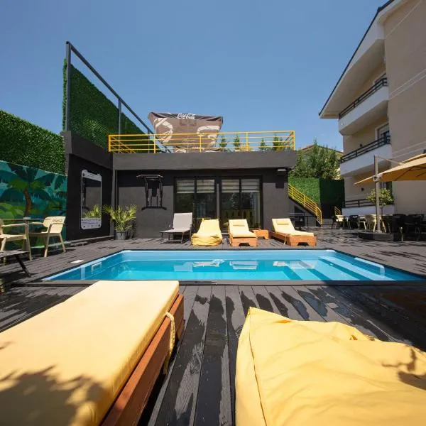 7even Boutique Hostel, hotel in Tirana