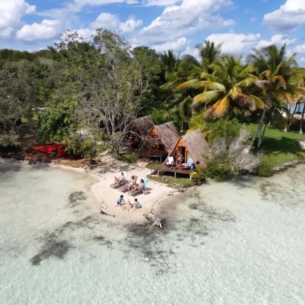 Hotel Playa Laguna Bacalar Lagoon Front，巴卡拉爾的飯店