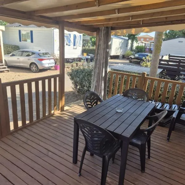 Mobil-Home le Jasmin, Camping Siblu, готель у місті Вальрас-Плаж