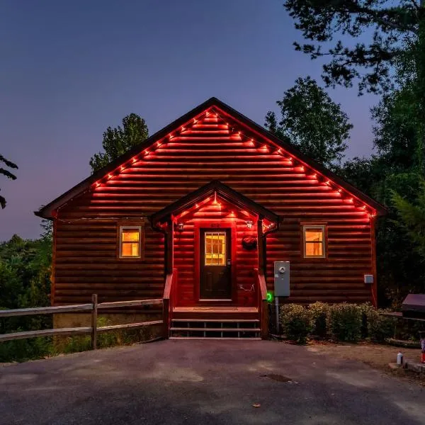 Mountains r Calling, Cozy Hideaway, King Beds, Hot-Tub, Arcade, EV Ready, hotel em Pigeon Forge