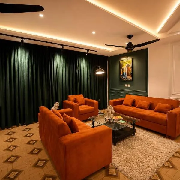 2 BHK Spacious Retreat – hotel w mieście Lahaur