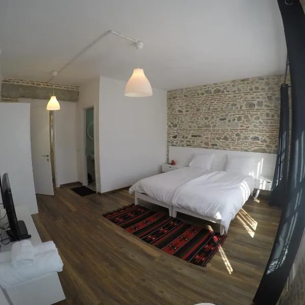 Old Bazaar Rooms, hotel in Korçë