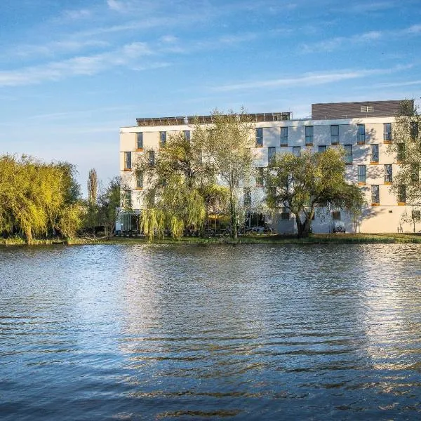Best Western Plus Lakeside Hotel, Hotel in Székesfehérvár