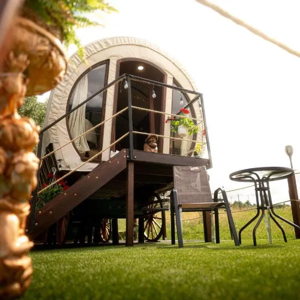 CABANA 365, hotel v Brašove
