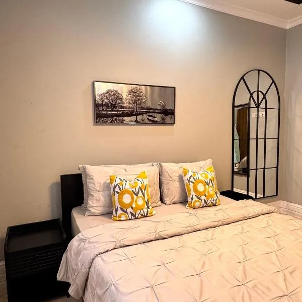 Casa Mia Homes - Stylish 1BR in Mbezi Beach, khách sạn ở Dar es Salaam