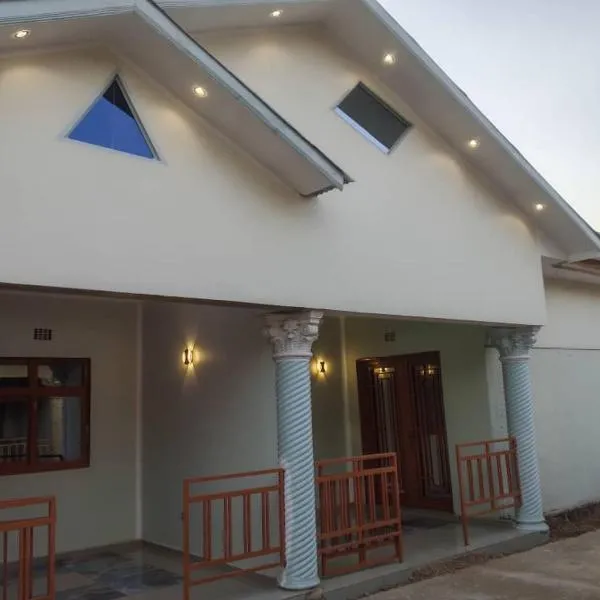 Maisonnette KF Golf-Self Catering Apartments, ξενοδοχείο στο Λουμπουμπάσι