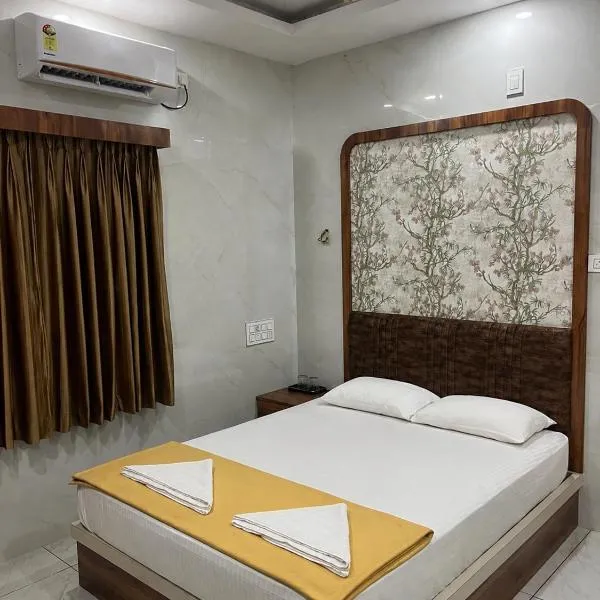 Rivaa comforts, hotel in Māvalli