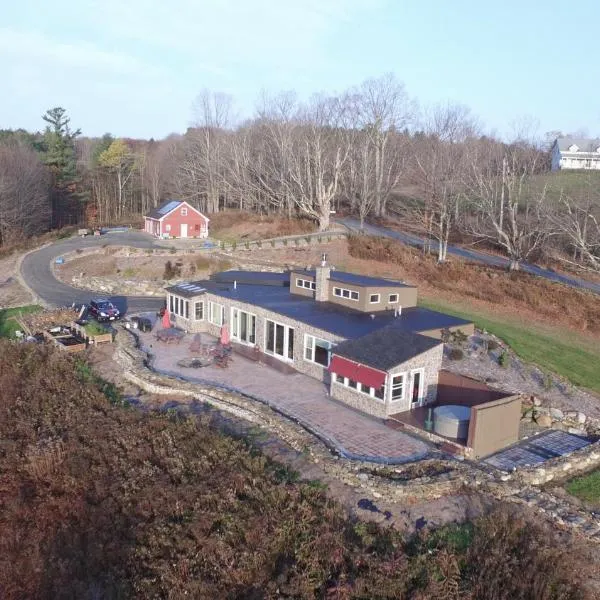 13 Hills Bed & Breakfast, hotel u gradu South Acworth